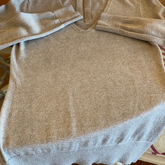 Sweater XS - Picture 2 of 3